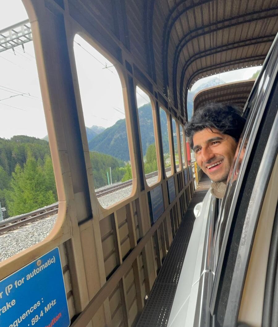 A very happy Raul traveling in Switzerland